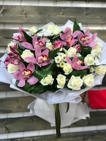 Букет цветов из: Розы и Хризантемы в Старом Победилово