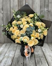 Букет цветов из:  Розы и Лизиантусы в Старом Победилово