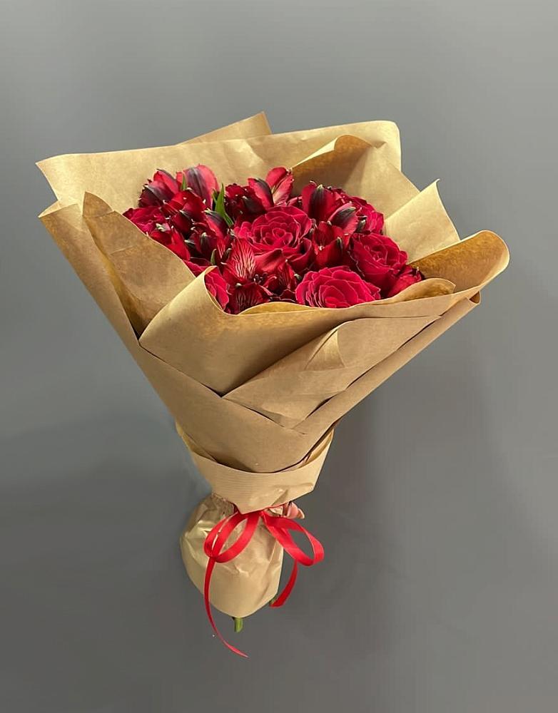 Букет цветов из: Альстромерии и Розы в Старом Победилово