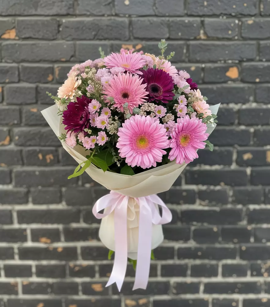 Букет цветов из: Герберы и Хризантемы в Старом Победилово