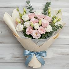 Букет цветов из:  Лизиантусы в Старом Победилово