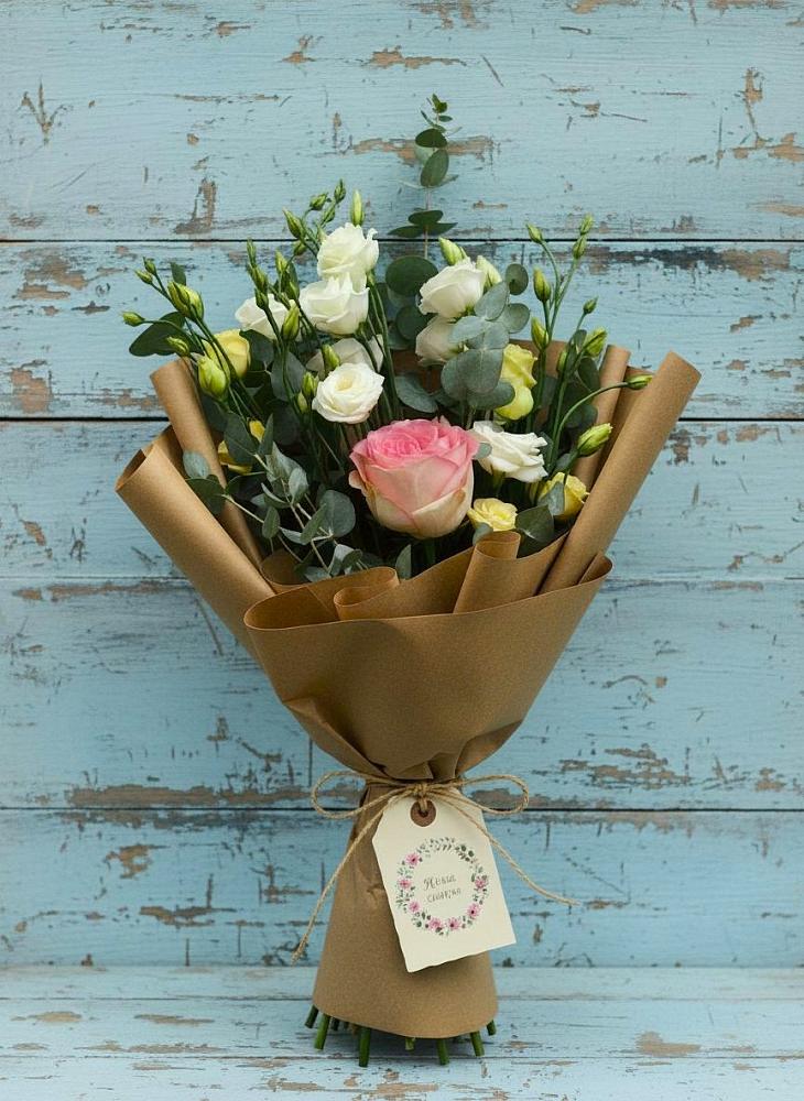 Букет цветов из: Розы и Лизиантусы в Старом Победилово