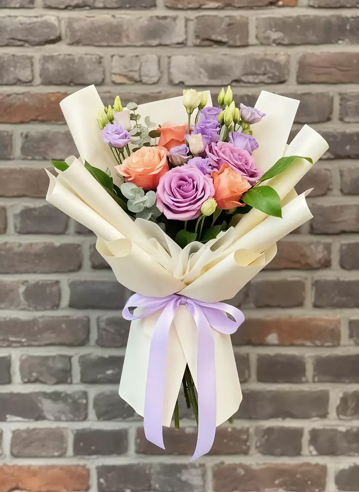 Букет цветов из: Лизиантусы и Розы в Старом Победилово