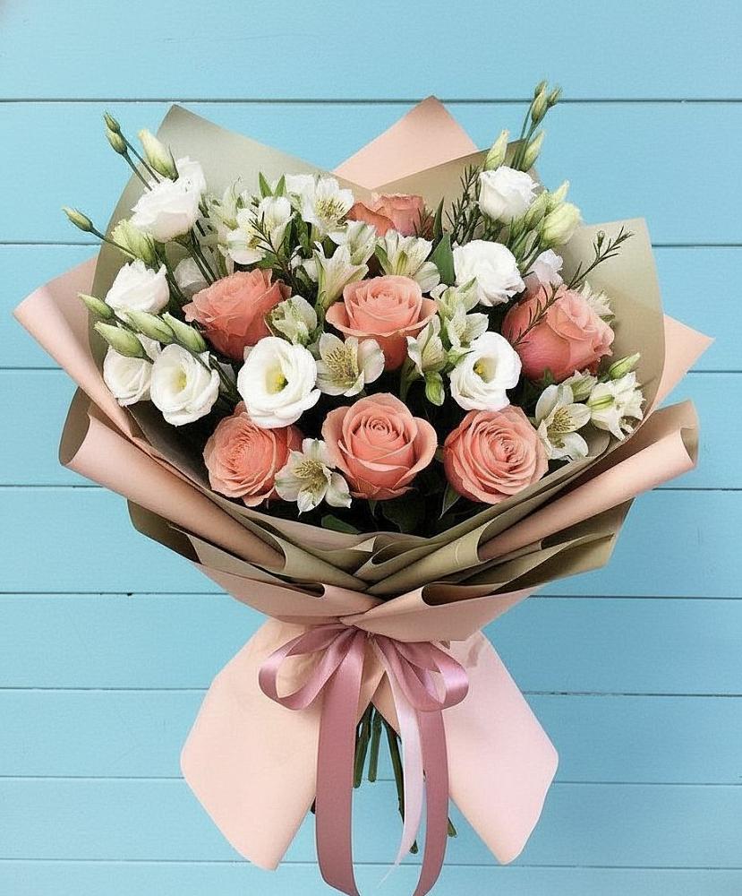 Букет цветов из: Розы, Альстромерии и Лизиантусы в Старом Победилово