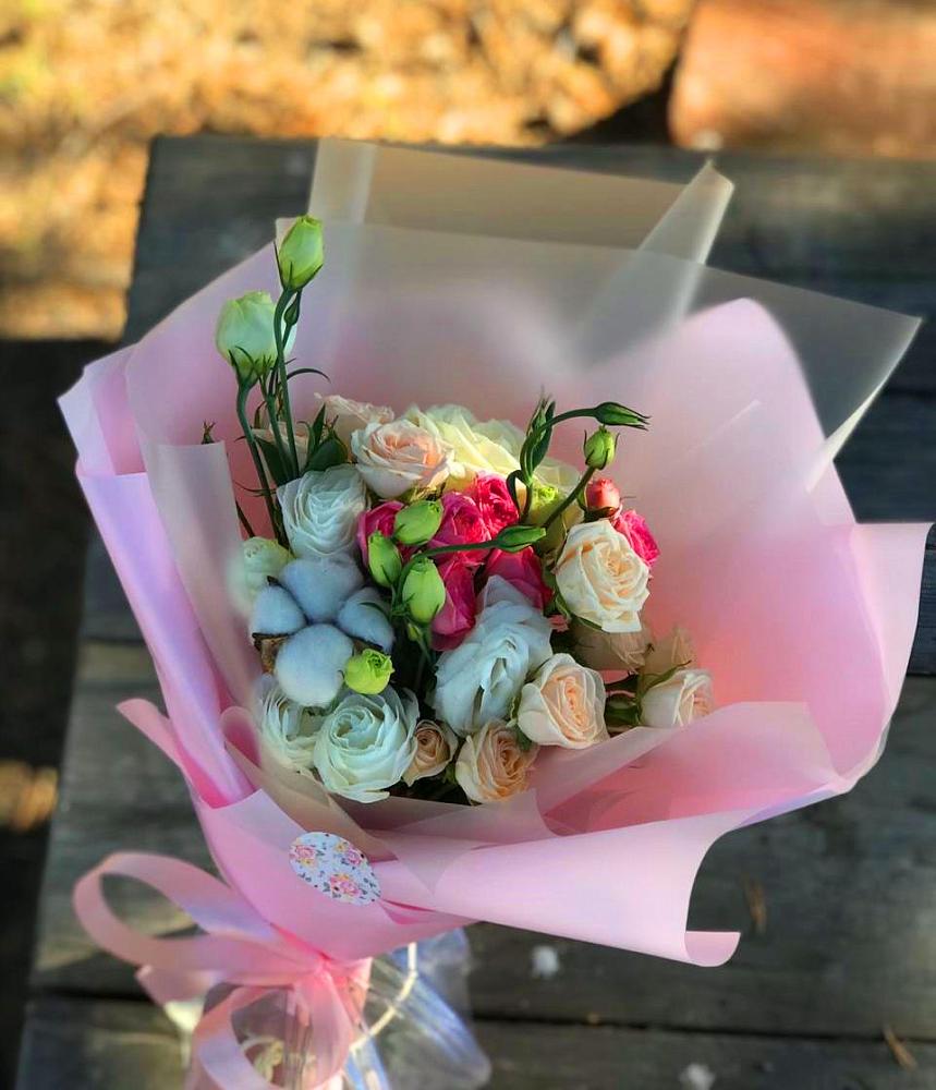 Букет цветов из: Розы и Лизиантусы в Старом Победилово