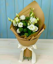 Букет цветов из:  Хризантемы и Лизиантусы в Старом Победилово