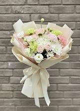 Букет цветов из:  Гвоздики, Розы, Лизиантусы и Хризантемы #REPLACE_PRED# Старом Победилово