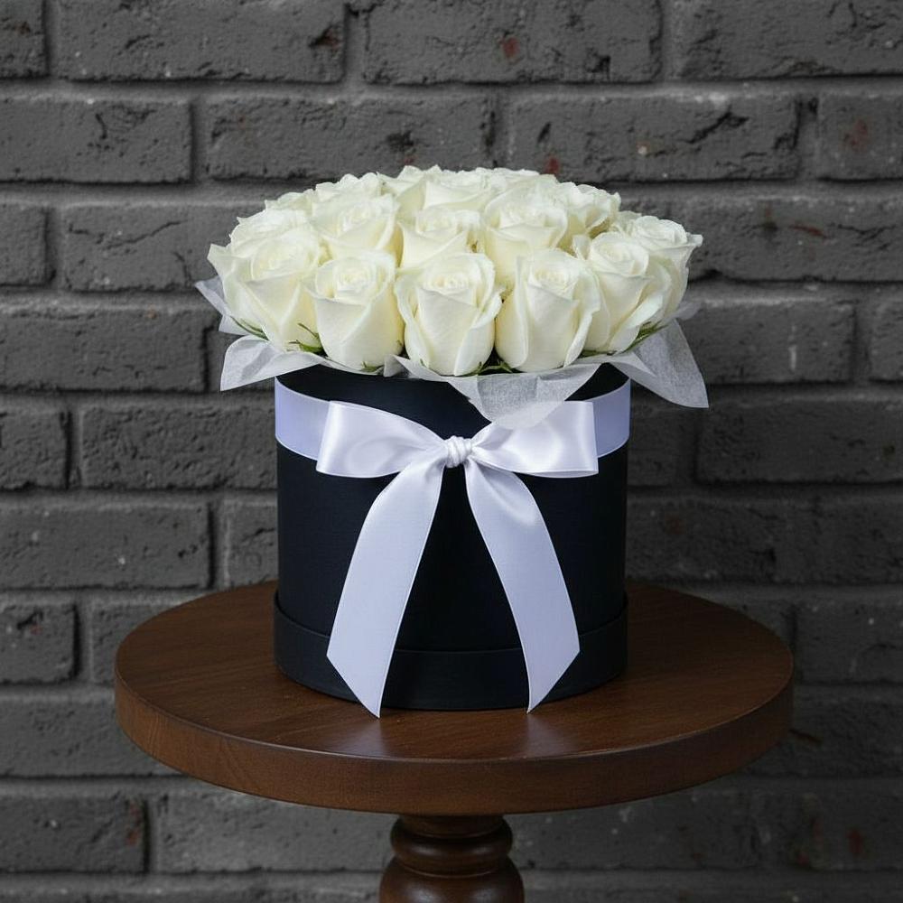 Цветочная композиция из Розы в шляпной коробке в Старом Победилово