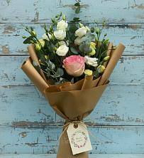Букет цветов из:  Розы и Лизиантусы в Старом Победилово