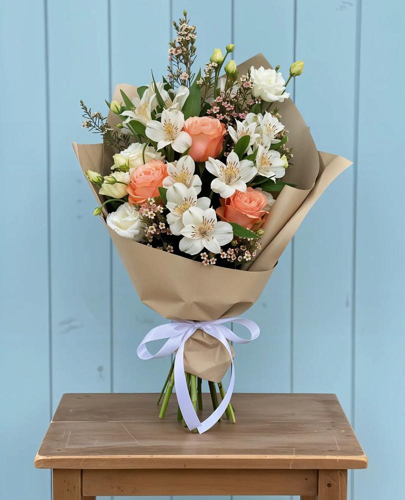 Букет цветов из: Альстромерии, Лизиантусы, Розы и Хризантемы в Старом Победилово