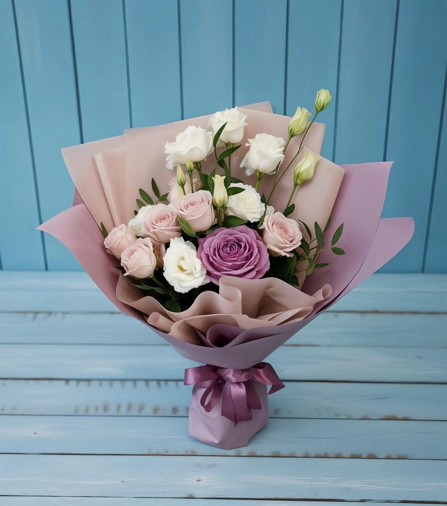 Букет цветов из: Розы и Лизиантусы в Старом Победилово